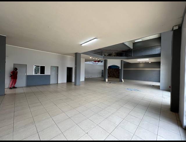 2,616M² WAREHOUSE TO LET IN STRIJDOMPARK